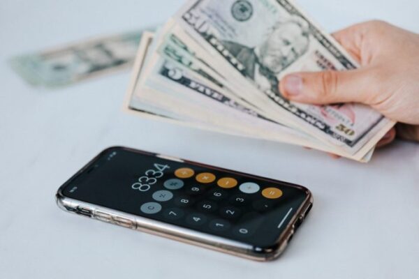 Bagaimana cara menghitung keuntungan investasi emas setelah pajak?